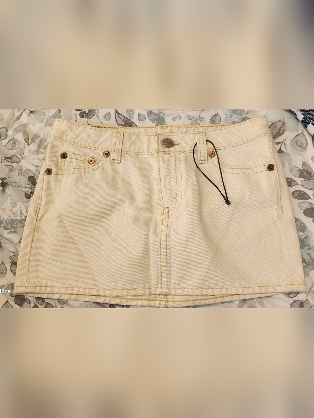 Levi's Tan Leather Logo Patch on Cream Denim